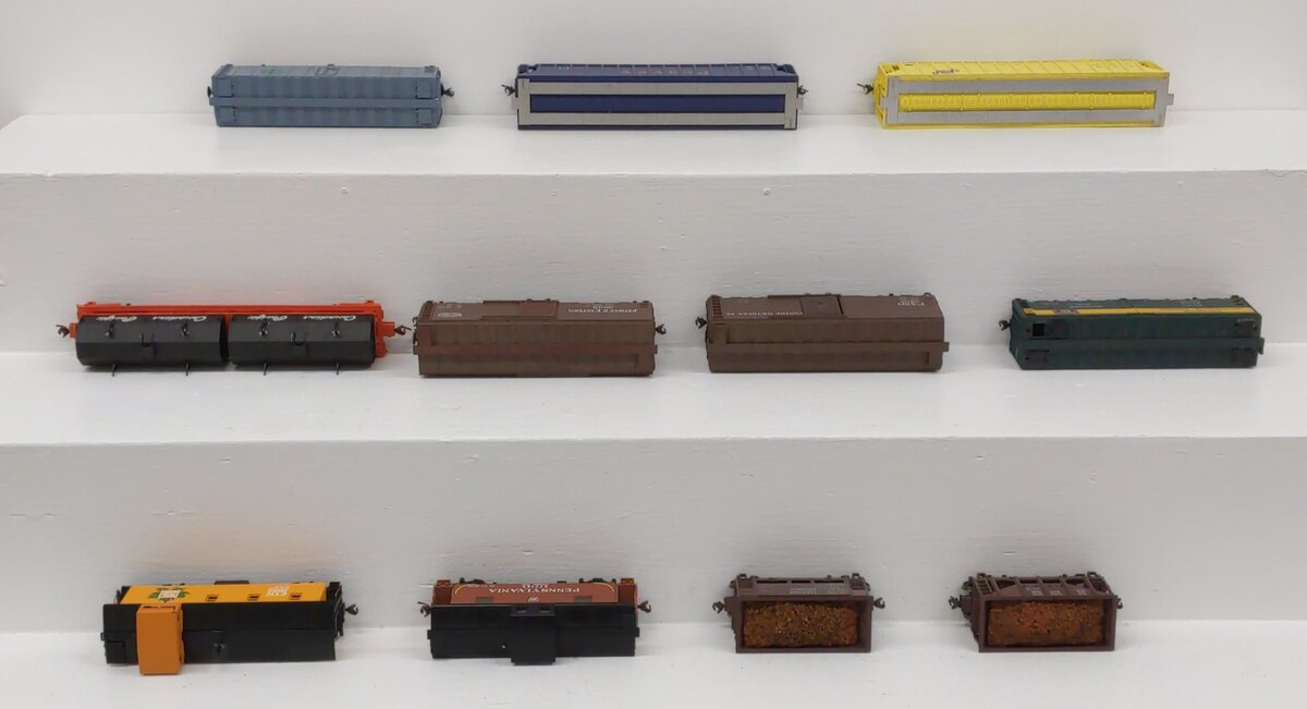 Assorted HO Scale Freight Cars [11] VG