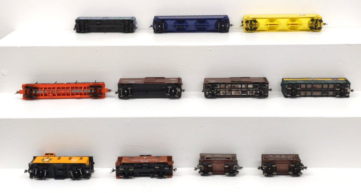 Assorted HO Scale Freight Cars [11] VG