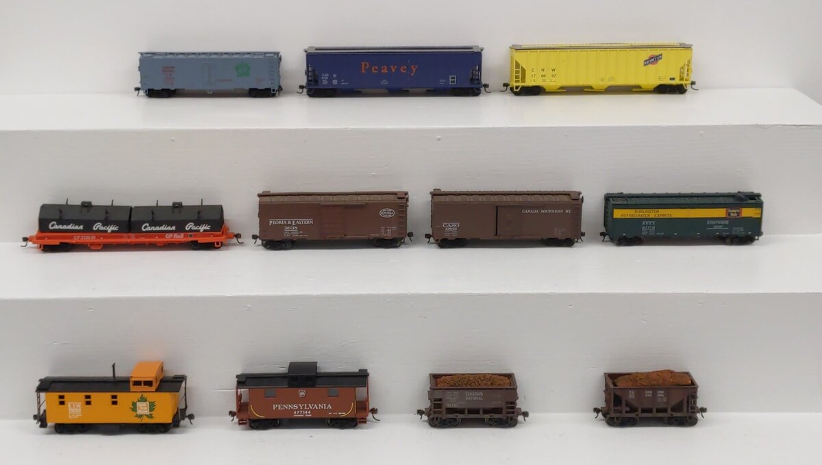 Assorted HO Scale Freight Cars [11] VG