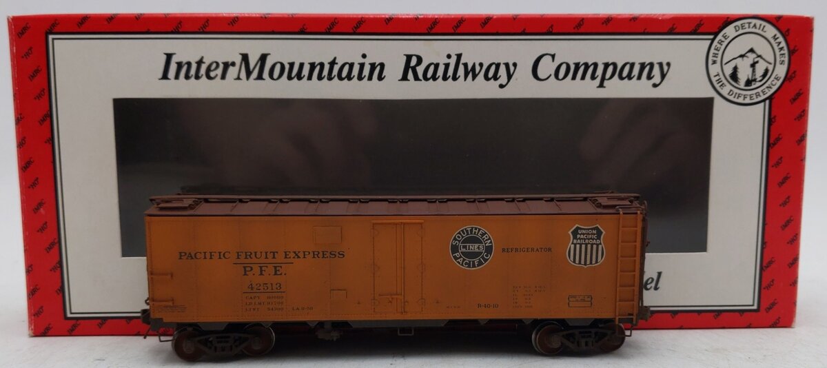 InterMountain 46703P-21 HO Weathered Pacific Fruit Express Reefer Car #42513/Box