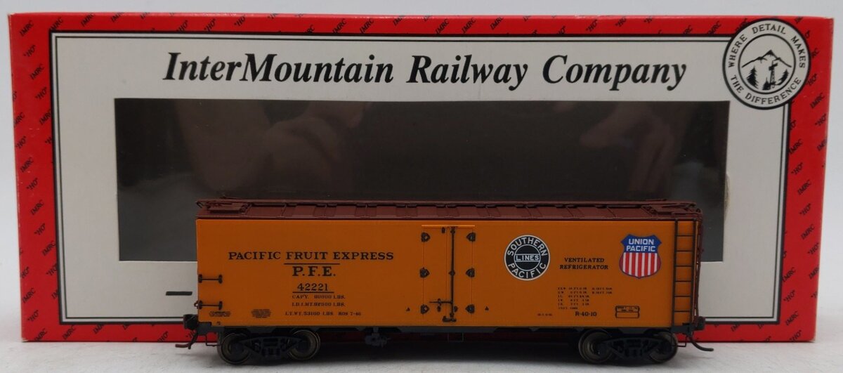 InterMountain 46702P-26 HO Scale Pacific Fruit Express Refrigerator Car #42221 EX/Box