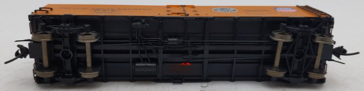 InterMountain 46702P-26 HO Scale Pacific Fruit Express Refrigerator Car #42221 EX/Box