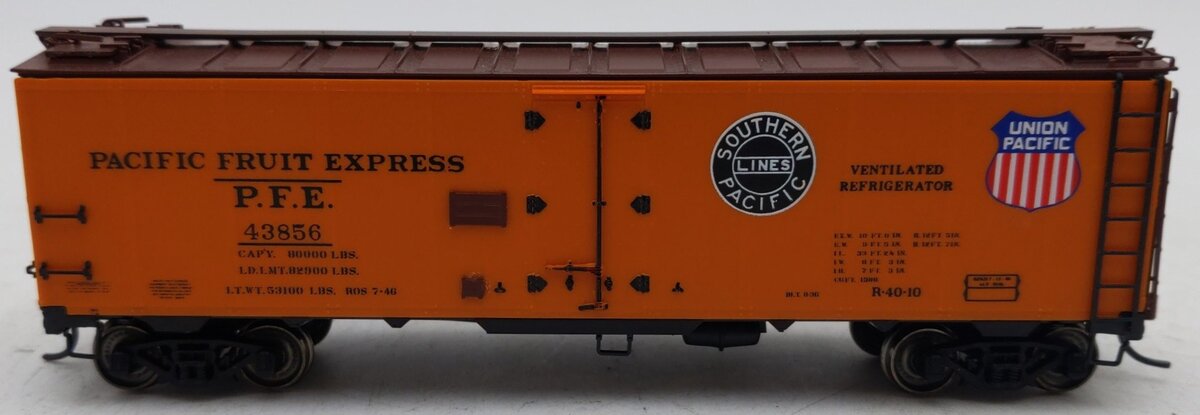 InterMountain 41702-09 HO Scale Pacific Fruit Express Refrigerator Car #43856 VG/Box