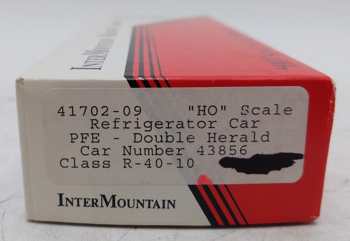 InterMountain 41702-09 HO Scale Pacific Fruit Express Refrigerator Car #43856 VG/Box