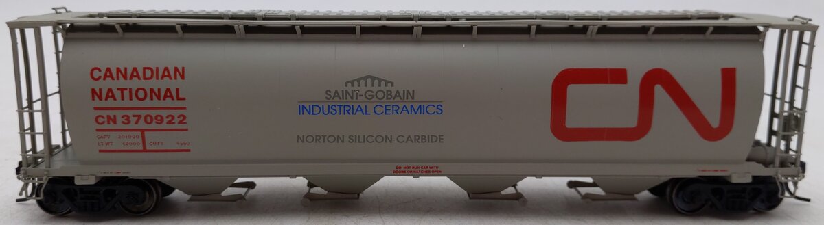 InterMountain HO Scale Canadian National 4-Bay Cylindrical Hopper Car #370922 EX/Box