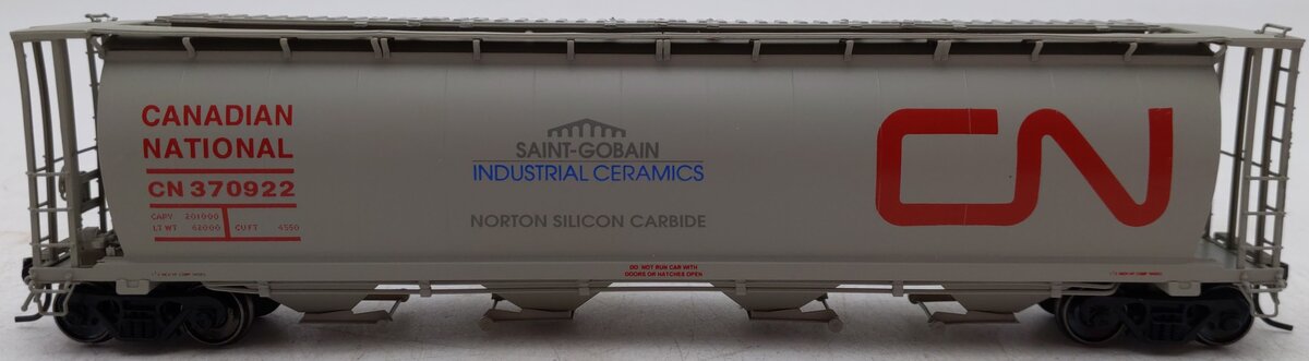 InterMountain HO Scale Canadian National 4-Bay Cylindrical Hopper Car #370922 EX/Box