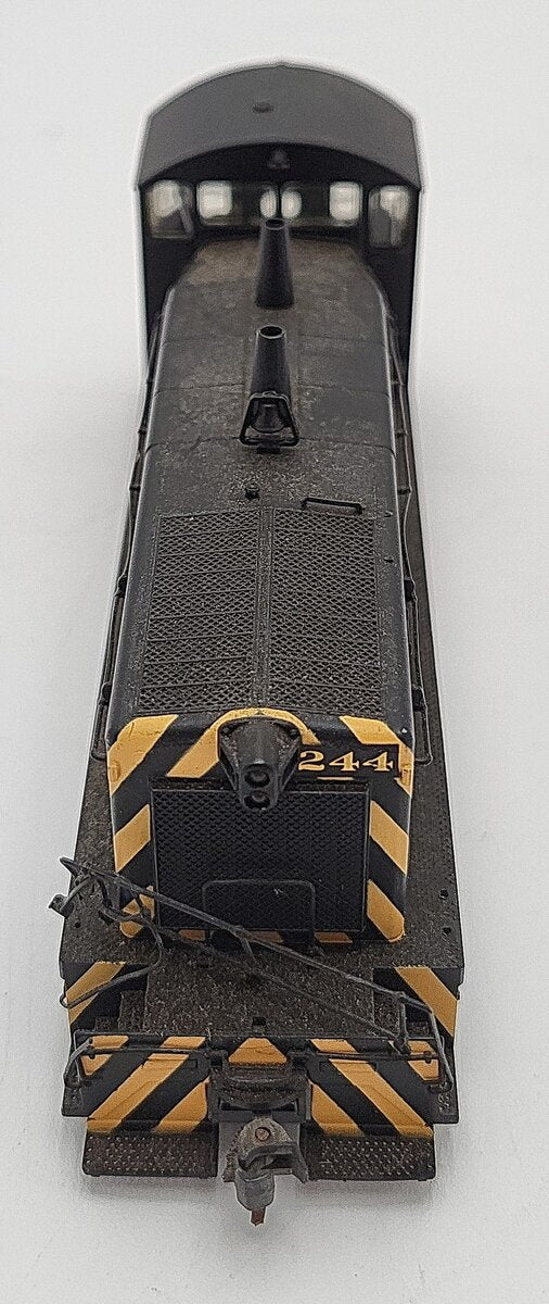 Life Like 7515 N Scale Nickel Plate Road SW9/1200 Diesel Locomotive #244 VG