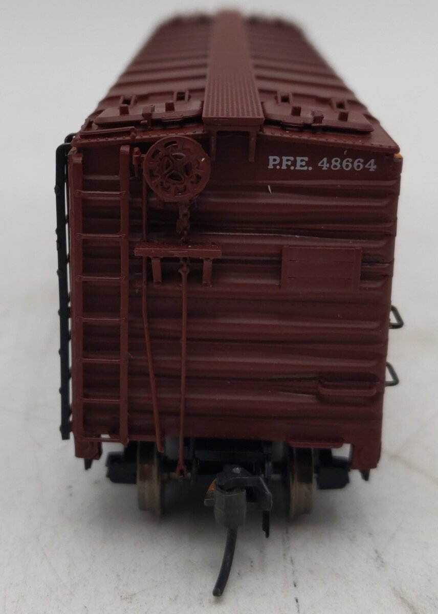 InterMountain 45501-101 HO Scale Pacific Fruit Express Ice Bunker Car #48664 EX/Box
