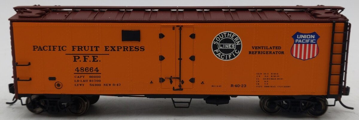 InterMountain 45501-101 HO Scale Pacific Fruit Express Ice Bunker Car #48664 EX/Box