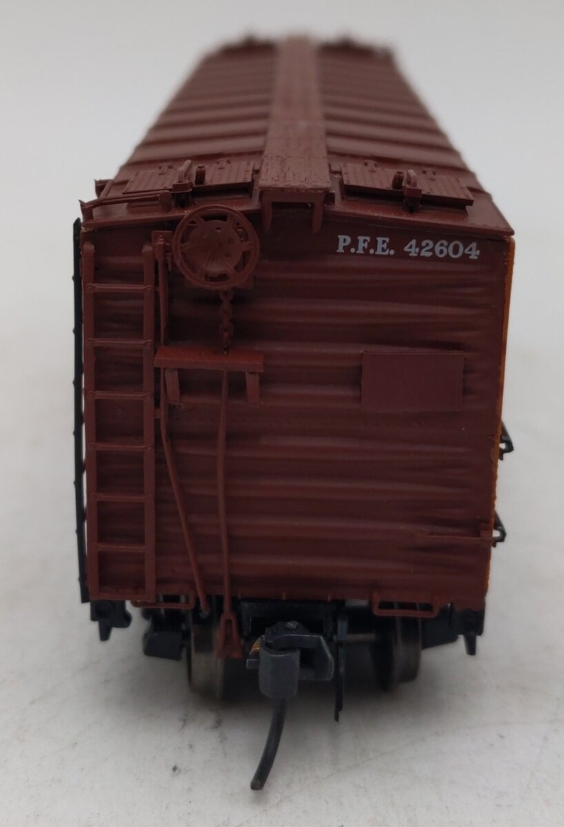 InterMountain 45501-99 HO Scale Pacific Fruit Express Refrigerator Car #42604 EX/Box