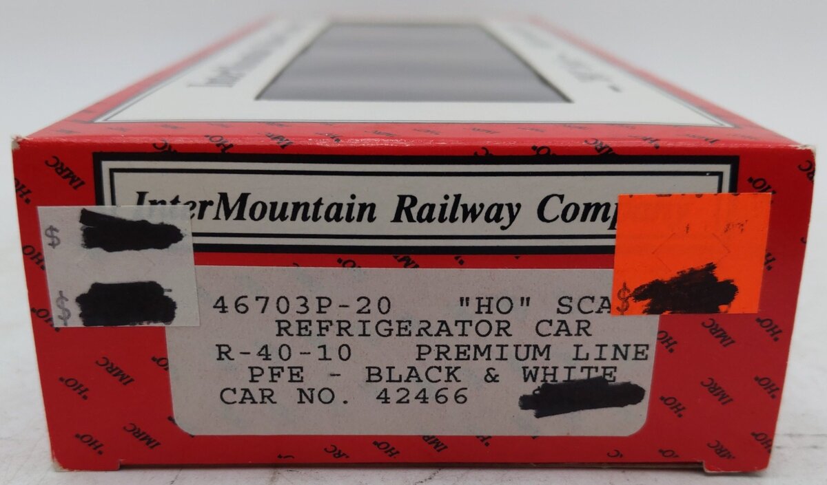 InterMountain 46703P-20 HO Scale Pacific Fruit Express Refrigerator Car #42466 EX/Box