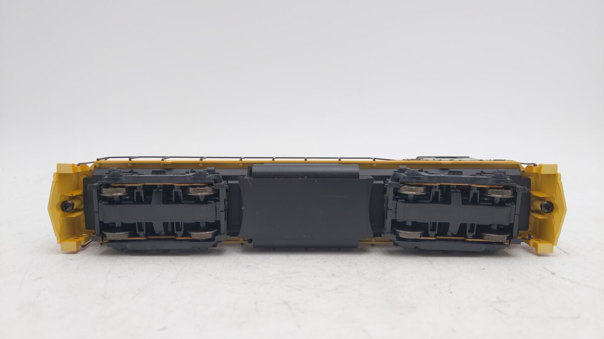 Atlas 8041 HO British Columbia Railway C425 Diesel Locomotive # 812 EX