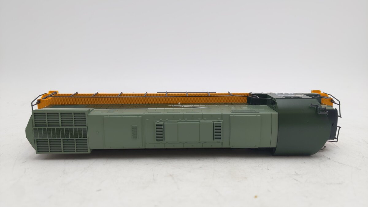 Atlas 8041 HO British Columbia Railway C425 Diesel Locomotive # 812 EX