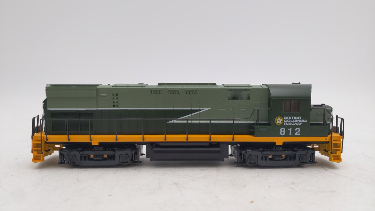 Atlas 8041 HO British Columbia Railway C425 Diesel Locomotive # 812 EX