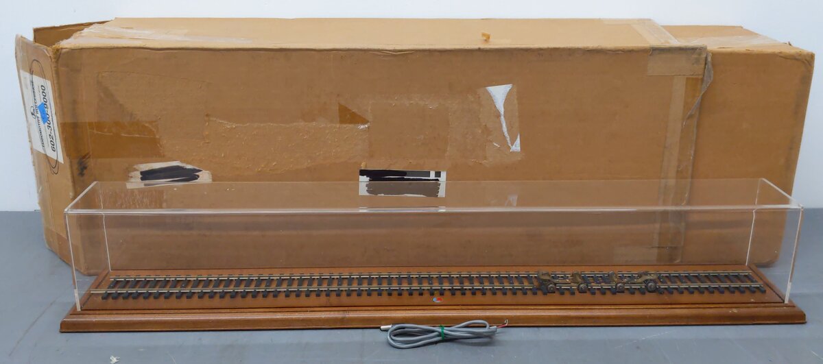 Lionel 71-3006-250 Operating Rolling Display Case EX/Box
