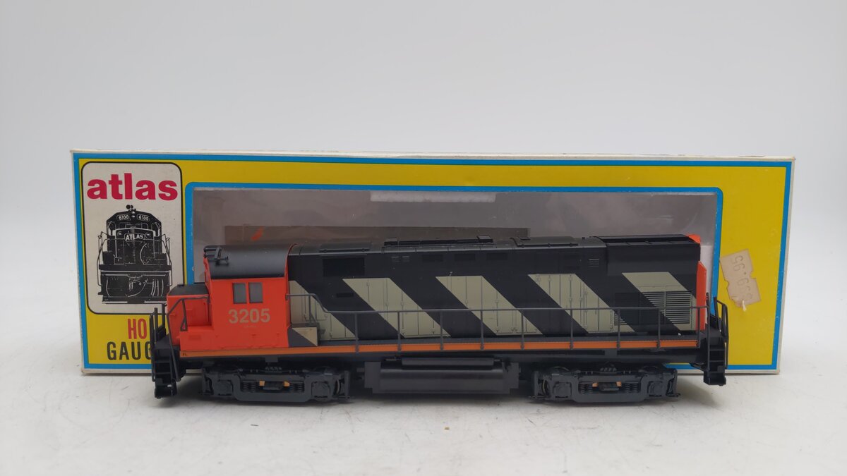 Atlas 8051 HO Canadian National C424 Phase 2 Diesel Locomotive #3205 VG/Box