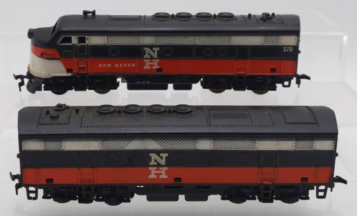 Marx 370 Vintage HO Scale New Haven F7 AB Diesel Locomotive Set VG