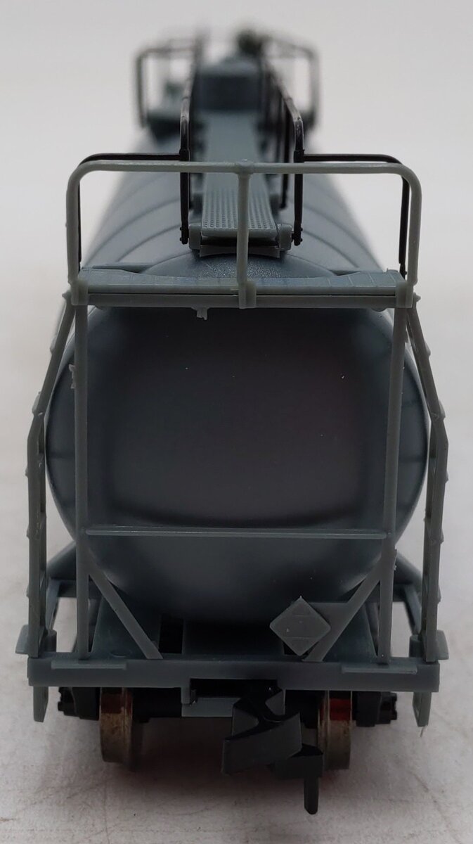 Atlas 1720 HO Scale Undecorated 33,000 Gallon Tank Car LN/Box