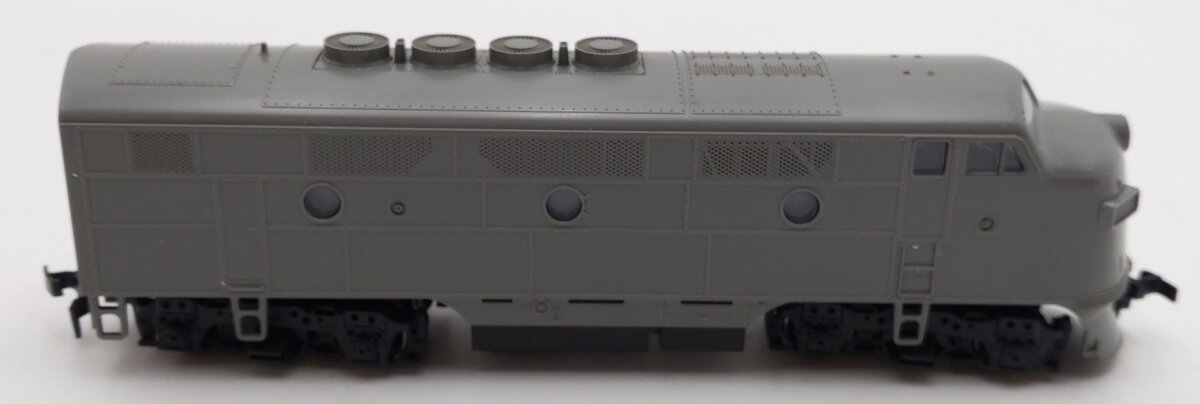Stewart 8000 HO Scale Undecorated F3 Phase I Diesel Locomotive EX/Box