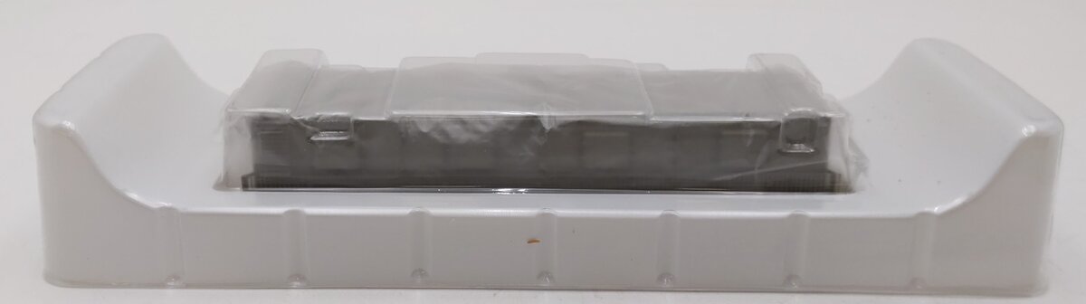True Line Trains 300476 HO Scale Canadian National 8-Hatch Reefer #210505 NIB