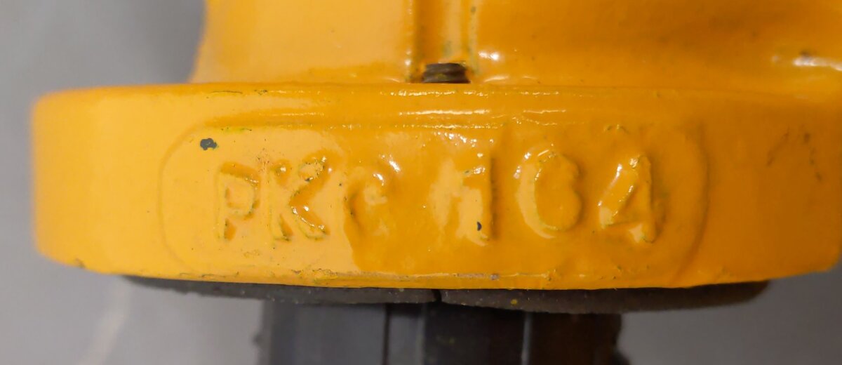 Cast Iron Yellow Traffic Light w/Lights VG