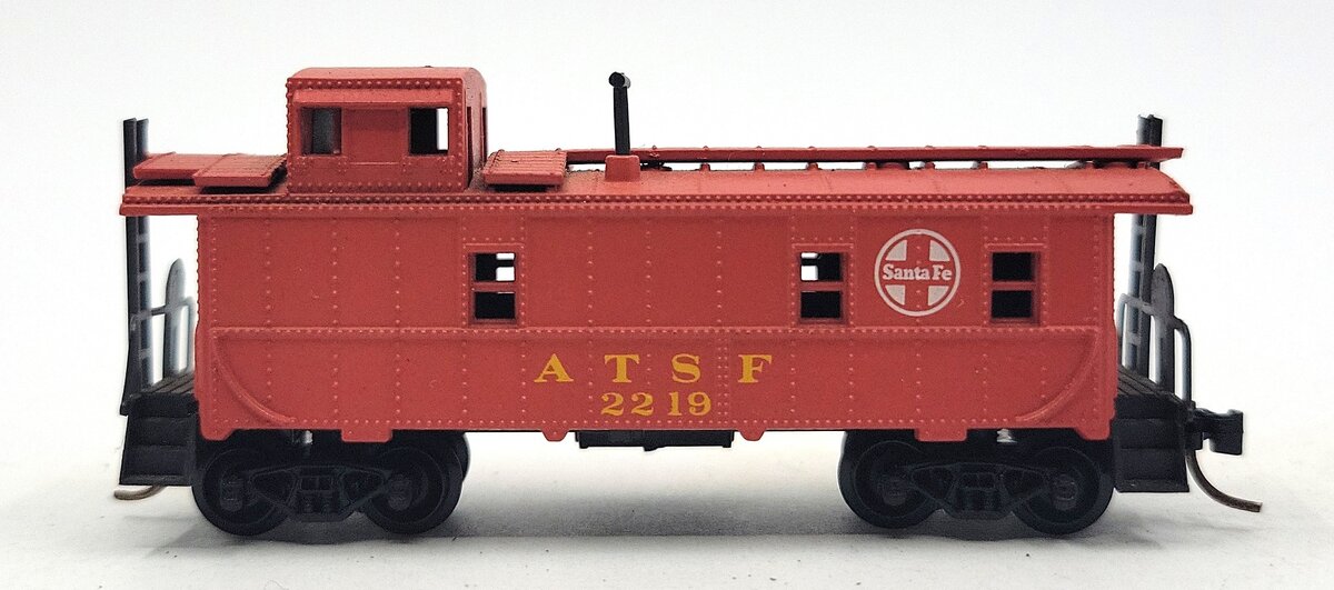 Atlas 3563 N Atchison, Topeka & Santa Fe 34' Steel Caboose #2219 EX