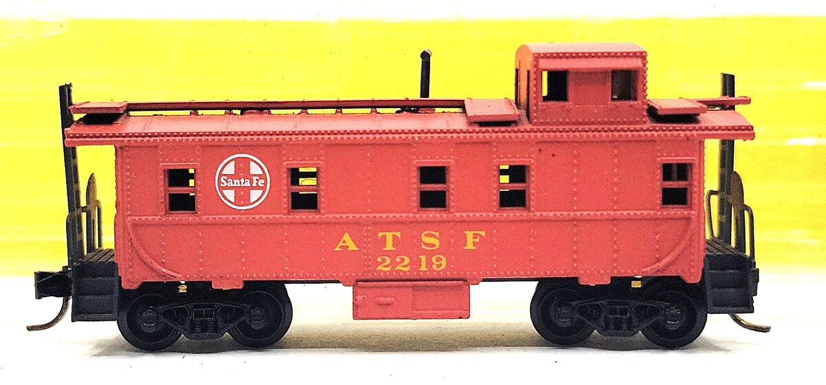 Atlas 3563 N Atchison, Topeka & Santa Fe 34' Steel Caboose #2219 EX