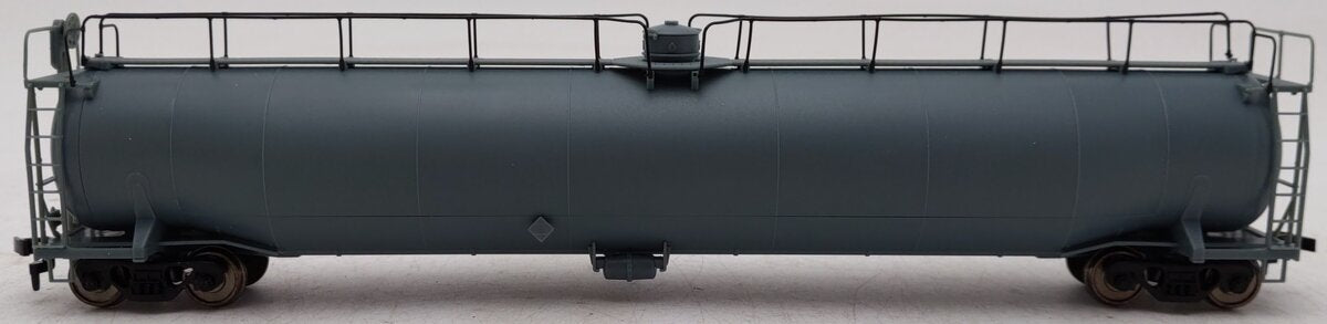 Atlas 1720 HO Scale Undecorated 33,000 Gallon Tank Car EX/Box