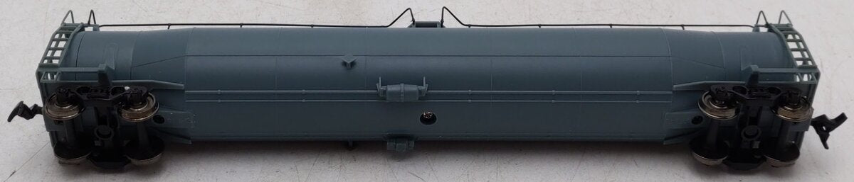 Atlas 1720 HO Scale Undecorated 33,000 Gallon Tank Car EX/Box