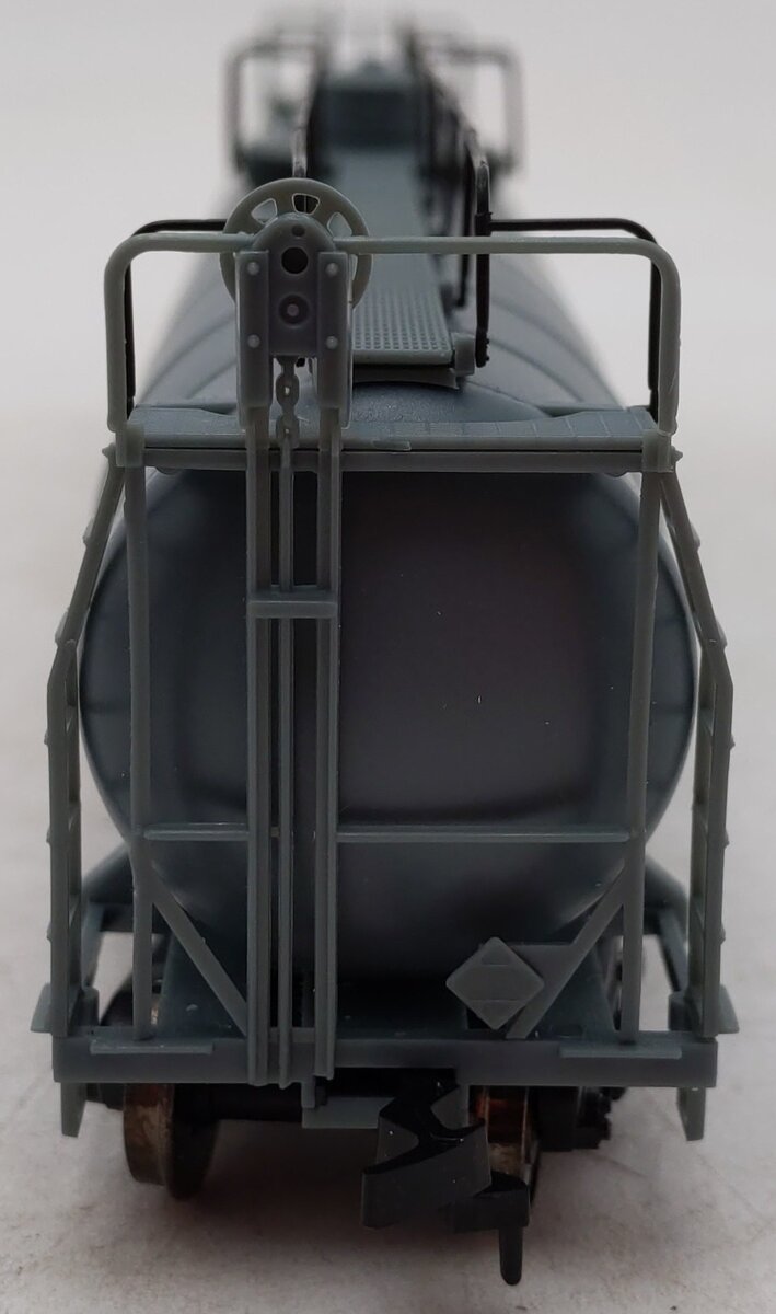 Atlas 1720 HO Scale Undecorated 33,000 Gallon Tank Car EX/Box