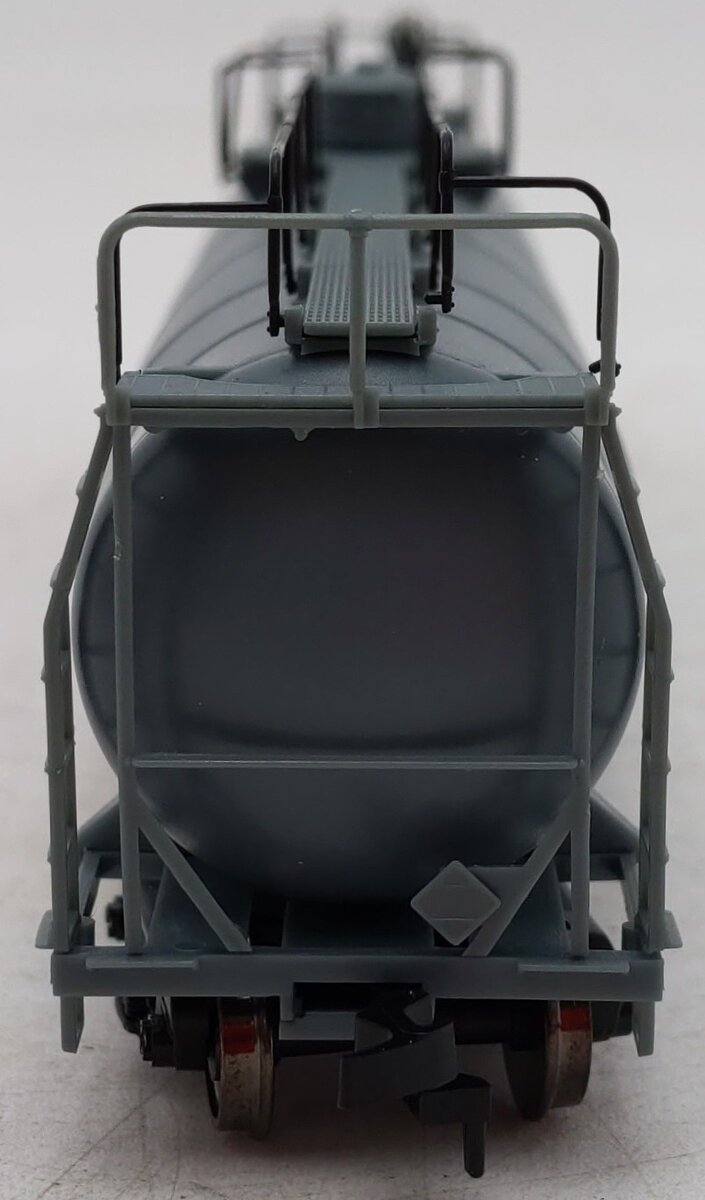 Atlas 1720 HO Scale Undecorated 33,000 Gallon Tank Car EX/Box