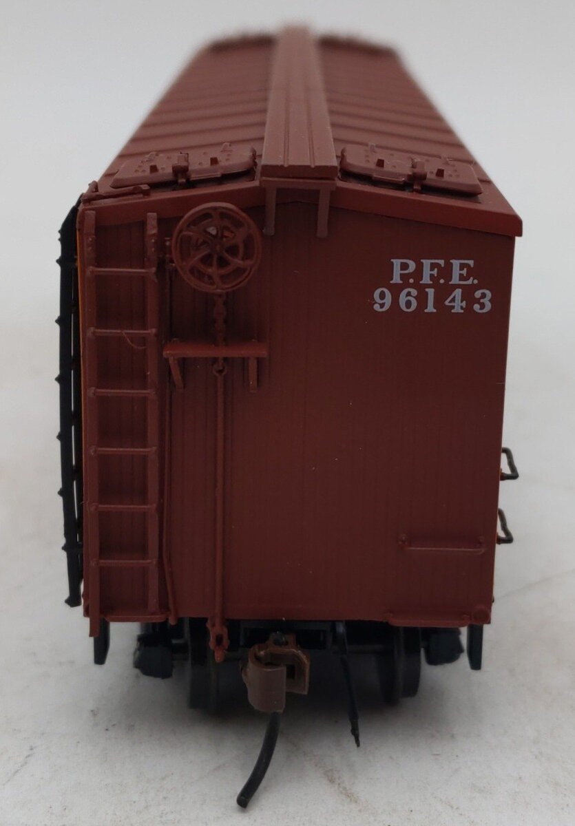 Red Caboose 34151-16 HO Pacific Fruit Express Wood Sided Refrigerator Car #96143 EX/Box