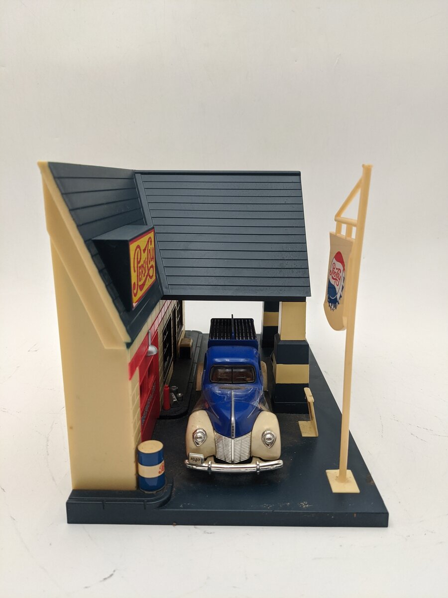 Golden Wheels 1:32 Pepsi-Cola Gas Station EX