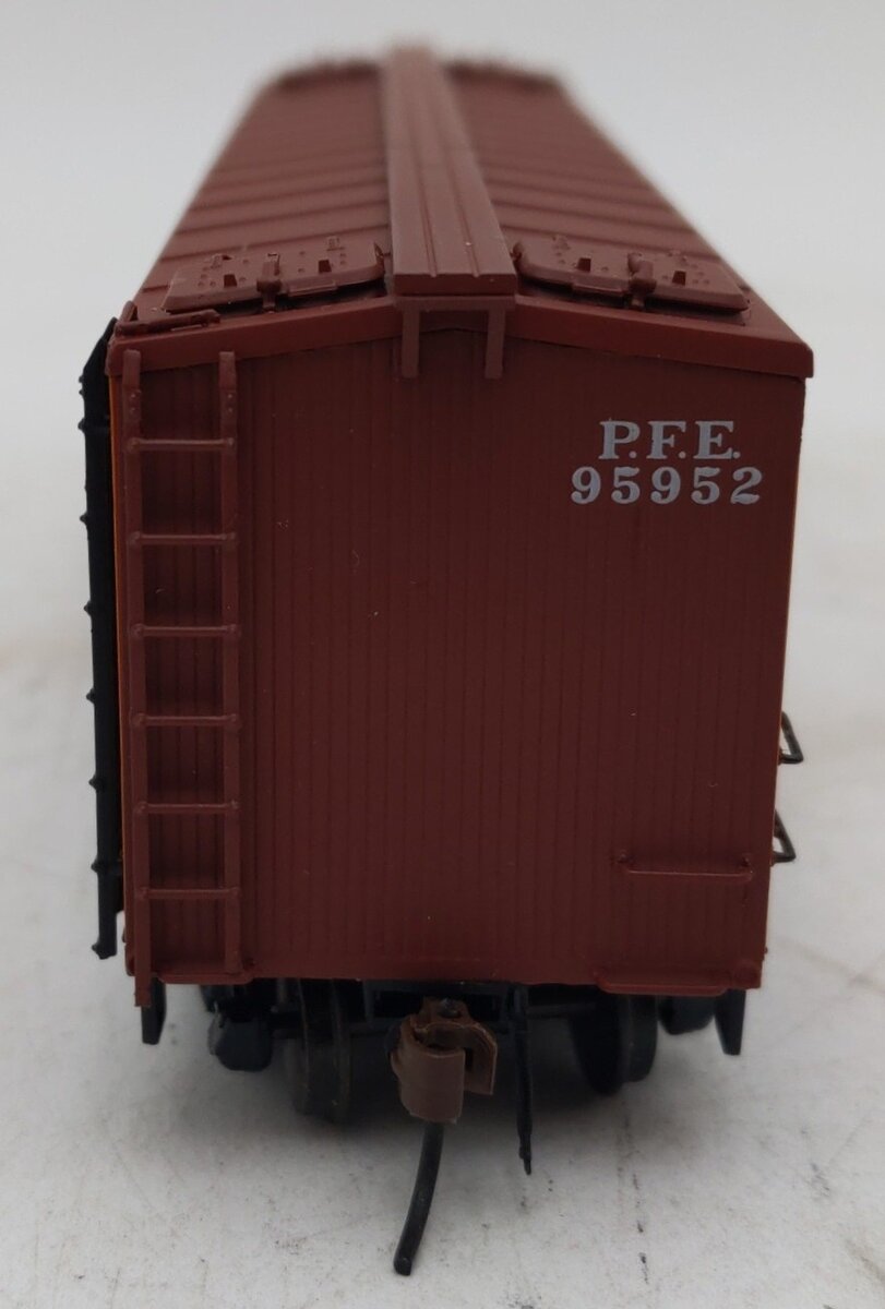 Red Caboose 34124-12 HO Scale Pacific Fruit Express Refrigerator Car #95952 EX/Box