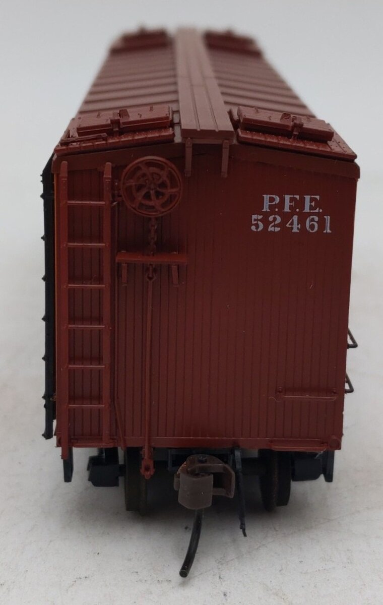 Red Caboose 34231-9 HO Scale Pacific Fruit Express Refrigerator Car #52461 EX/Box