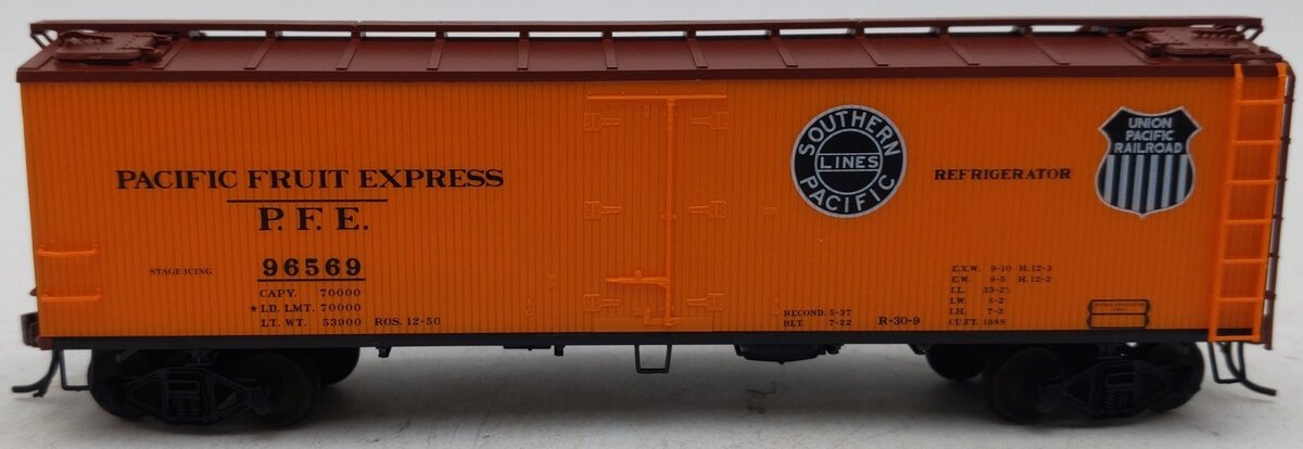 Red Caboose 34154-7 HO Scale Pacific Fruit Express Refrigerator Car #96569 EX/Box
