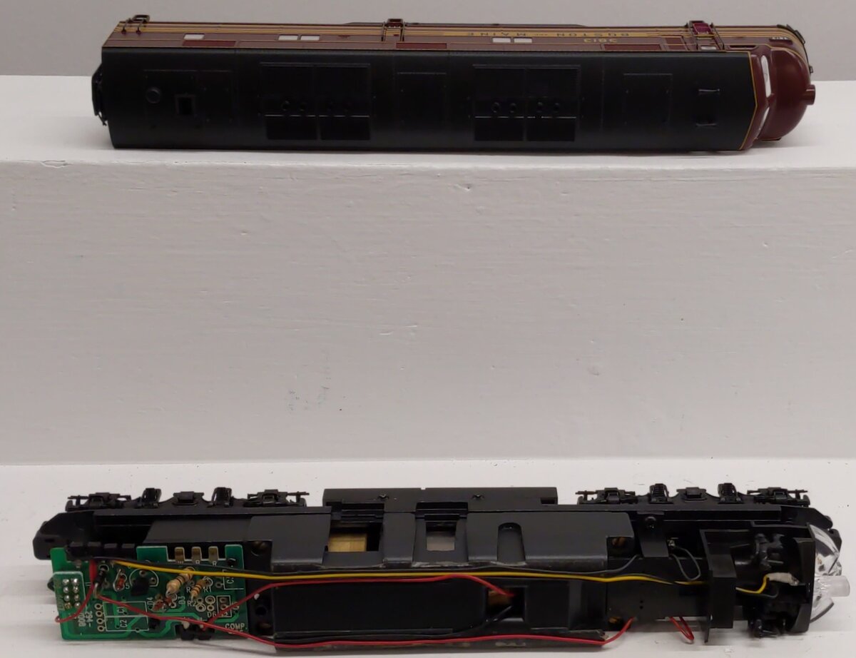 Proto 2000 21057 HO Scale Boston & Maine E7 Diesel Locomotive #3813 VG/Box