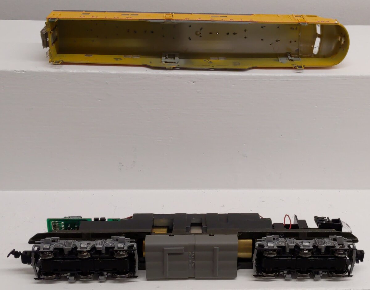 Proto 2000 21089 HO Scale Union Pacific E7 Diesel Locomotive W/ Mars Light #989 EX/Box