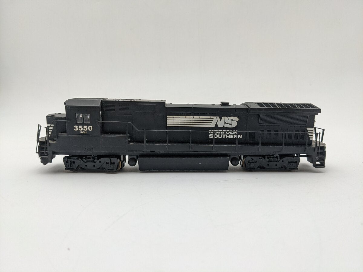 Walthers 931-163 HO Norfolk Southern GE Dash 8 40B Locomotive #3550 VG