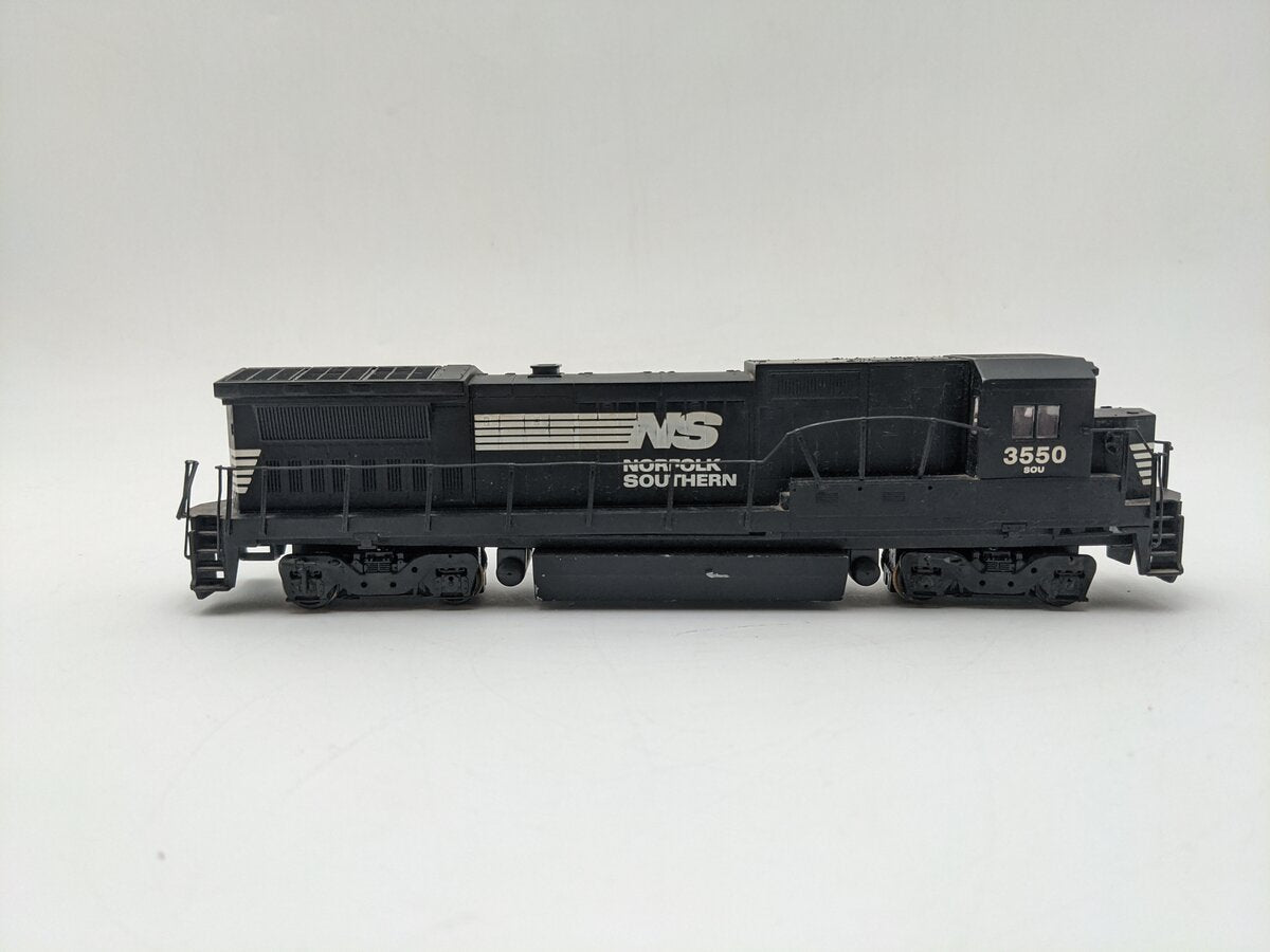 Walthers 931-163 HO Norfolk Southern GE Dash 8 40B Locomotive #3550 VG