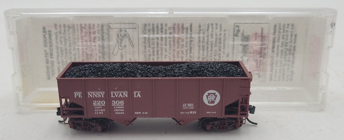 Micro-Trains 05600060 N Pennsylvania 33' Twin Bay Rib Side Hopper #220306 EX/Box