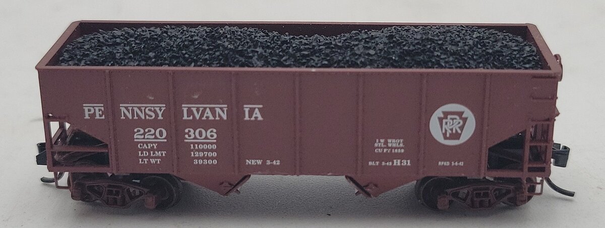 Micro-Trains 05600060 N Pennsylvania 33' Twin Bay Rib Side Hopper #220306 EX/Box