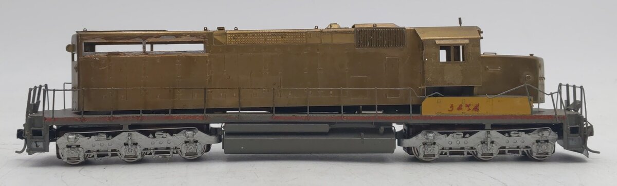 Alco Models/KMT D-166 HO BRASS SD40-2 Diesel Locomotive - Painted/Box