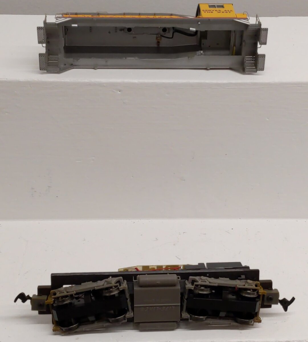 Proto 2000 21158 Union Pacific SW9/1200 Diesel Locomotive #1833 w/M.U. EX/Box