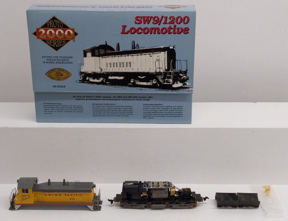 Proto 2000 21158 Union Pacific SW9/1200 Diesel Locomotive #1833 w/M.U. EX/Box