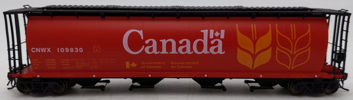 InterMountain 45101-33 HO Canadian Wheat Board Cylindrical Hopper Car #109830 LN/Box