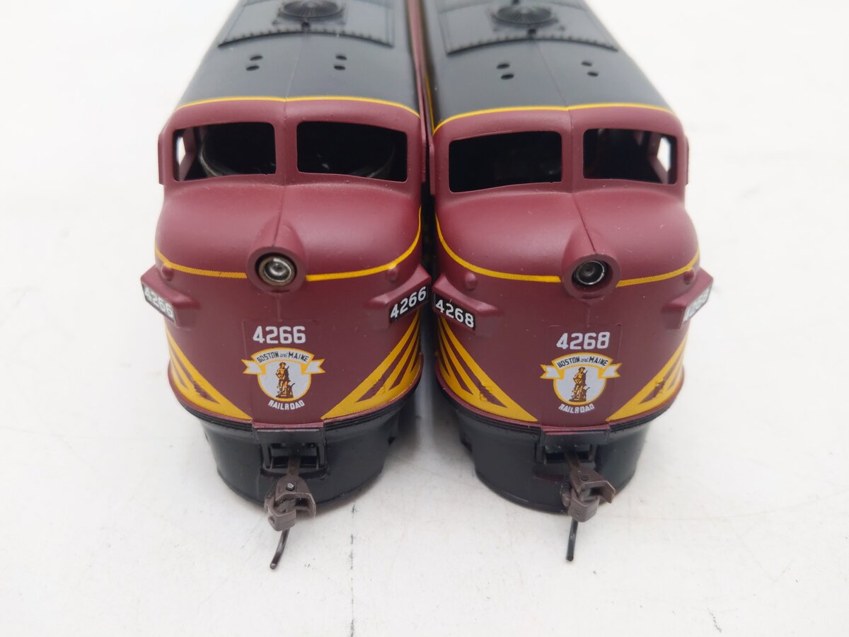 Athearn RND-2745 HO Gauge Boston and Maine F7A #4266, #4268 [2] EX