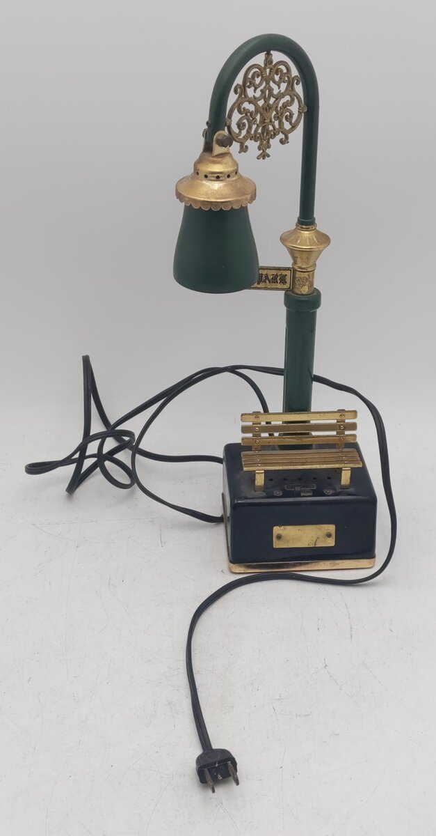 Swank Vintage "Hyde Park" Street Light & Gold-Tone Hi-Intensity Desk Lamp VG