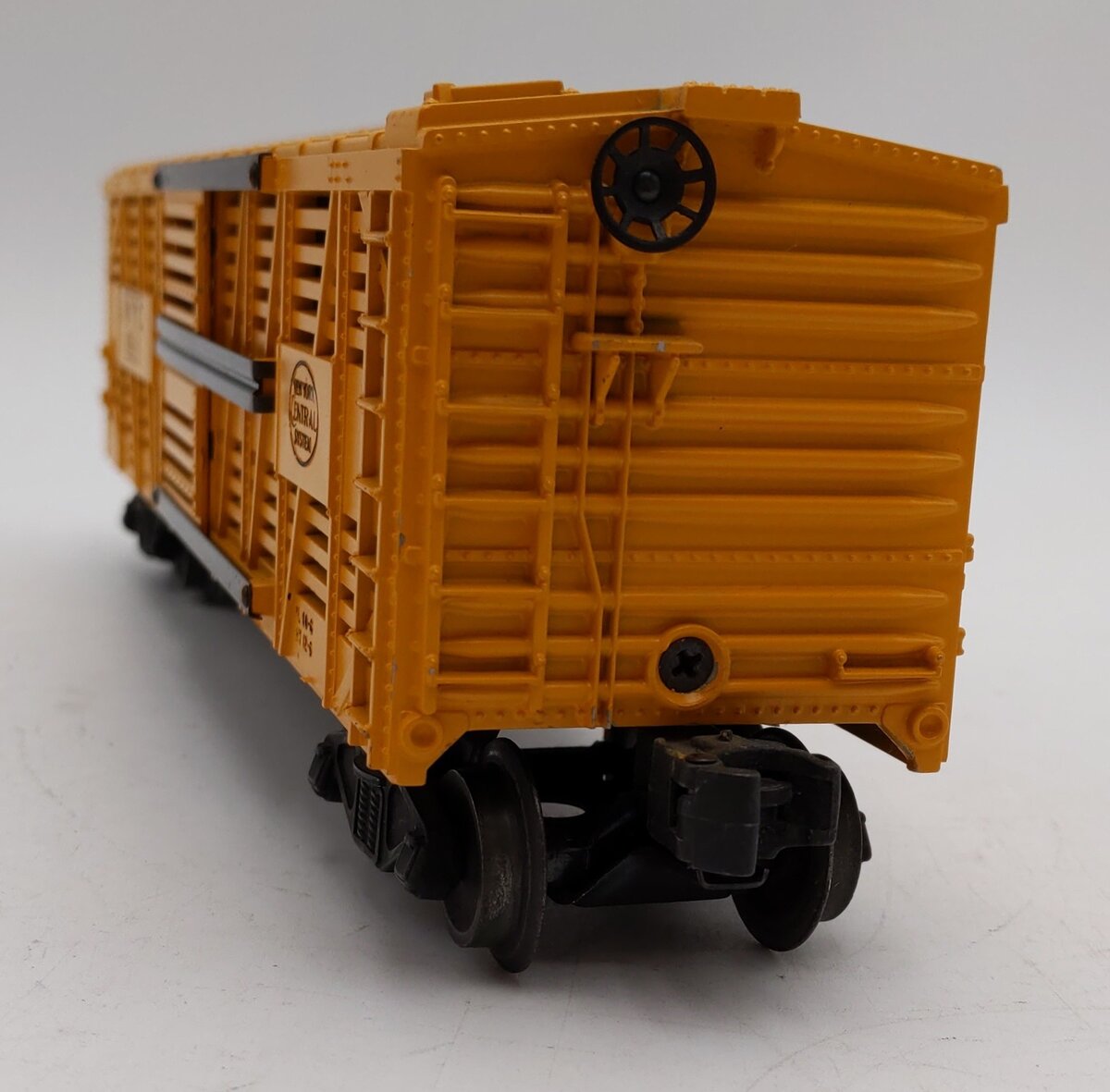Lionel 63561 VIntage O New York Central 2-Level Stock Car EX/Box