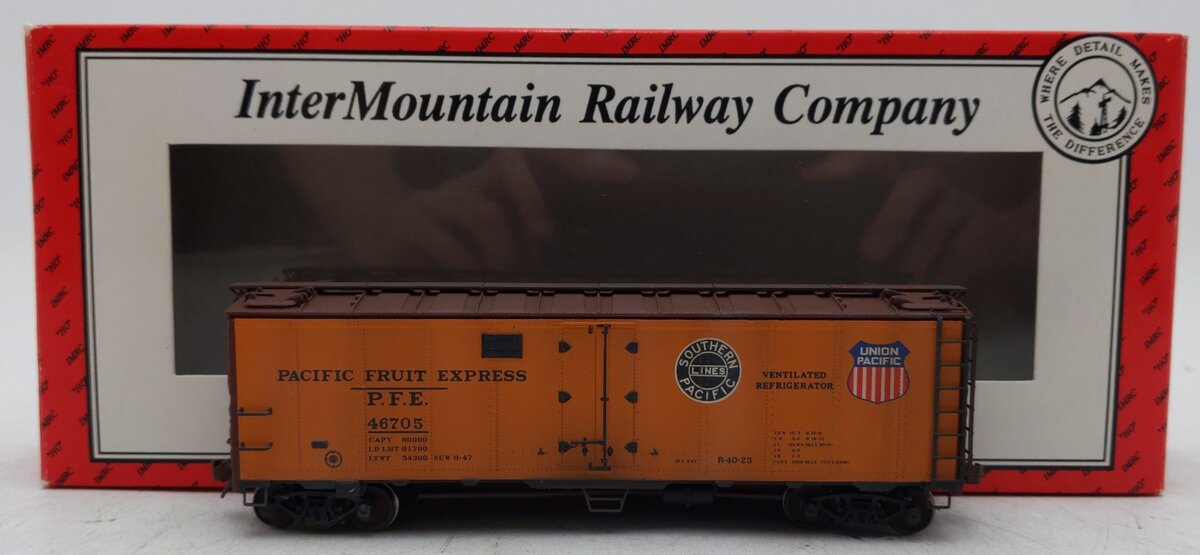 InterMountain 45501-91 HO Weatehred Pacific Fruit Express Reefer Car #46705/Box